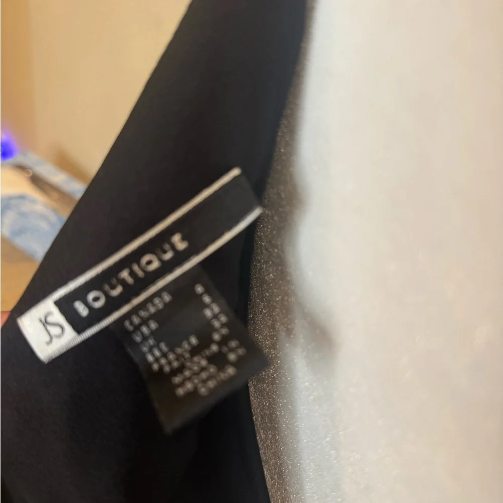 Elegant Black Sequined One-Shoulder Dress - Picture 5 of 5